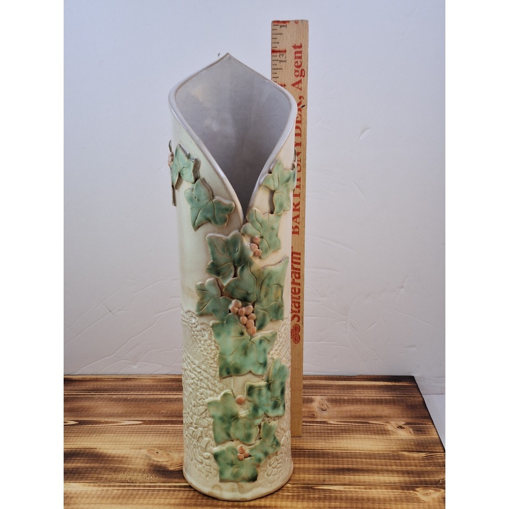 VTG Majolica Pottery Tulip Vase Grapes Grape Leaves 13" x 3.5" Signed Carli - Picture 8 of 10
